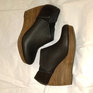 Dr. Scholl's Black and Brown Wedge Shoe